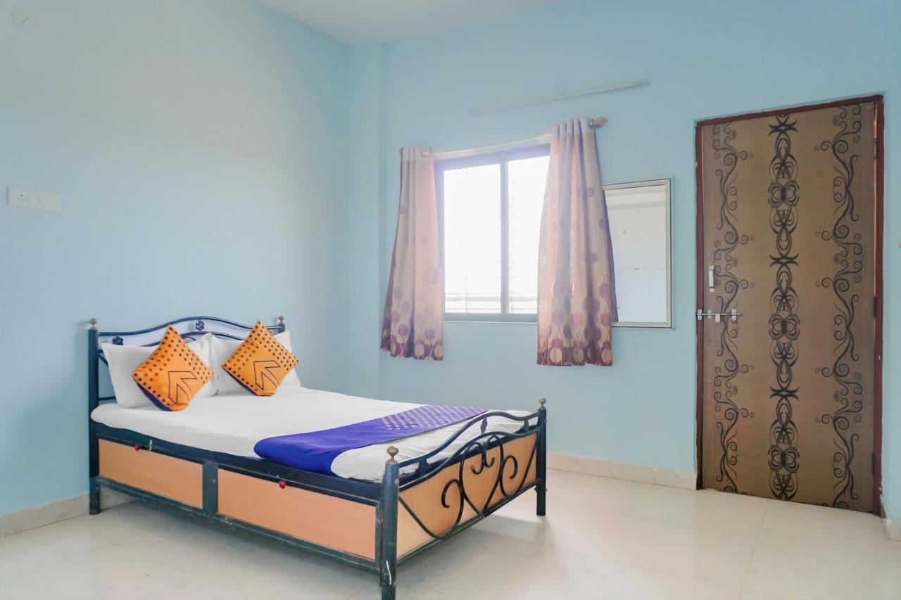 Spot On 79676 Hote Kinara Lodging And Restaurant Daund Exterior foto